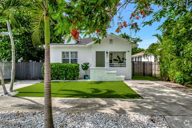 Single Family Home, 8230 SW 10th St, Miami, FL